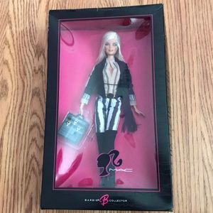 MAC Cosmetics Barbie Doll Gold Label 🏷